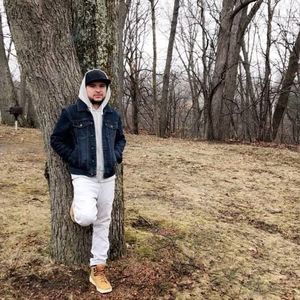 Meet your Posher, Carlos